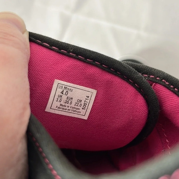 VANS Missy Girls Canvas Sneakers Black Pink Lace  Up Low Top Padded Tongue 4 - Picture 8 of 11